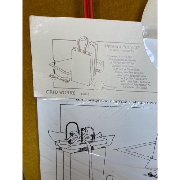 VINTAGE 90s GIFT BAG SET - Lot of 6 - Bag, Inserts, Lid, Tissue, Ribbon, Card - Picture 3 of 7